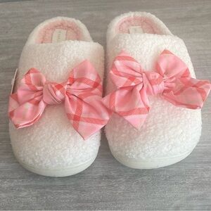 Pink Plaid Bow The Darling Effect White Nonskid Faux Sherpa Slippers Medium